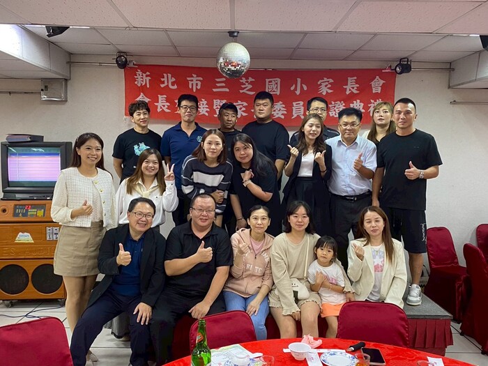 114學年度家長委員授證合影圖片