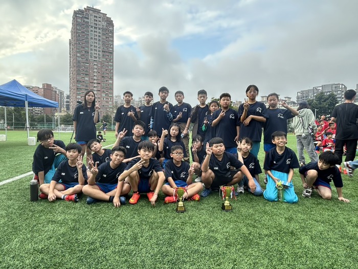 賀!本校參加114年新北市帶式橄欖球交流賽榮獲國小組盃級及盤級第三名。圖片