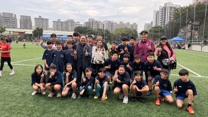 賀!本校參加114年新北市帶式橄欖球交流賽榮獲國小組盃級及盤級第三名。圖片