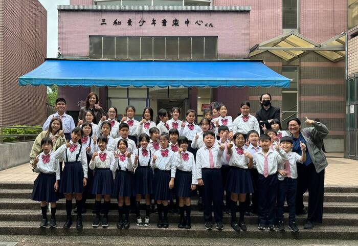 恭喜合唱團榮獲新北市114學年度學生音樂比賽團體國小同聲合唱四區-優等，感謝鎧薇老師和知耕老師的指導。圖片